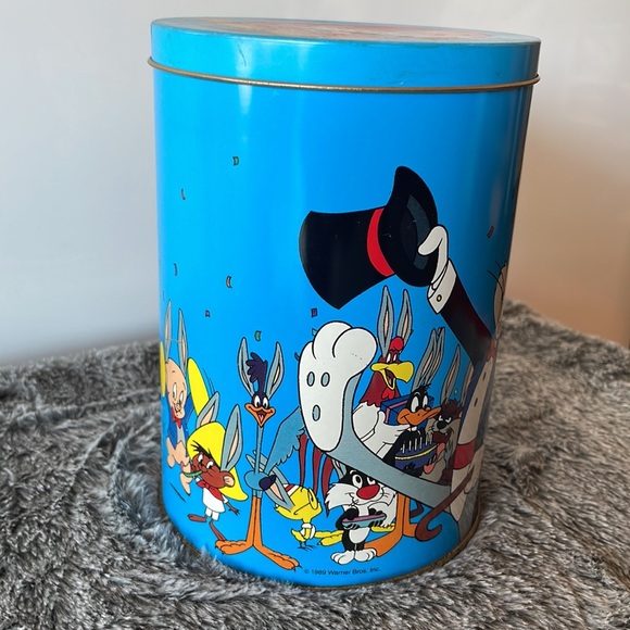 Collectible Bugs Bunny 50th Anniversary Brachs Tin (Empty) - Picture 5 of 13